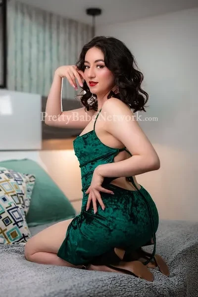 Meet Curvy & Voluptuous Kolkata Milf Escort Damini for a Hookup Night