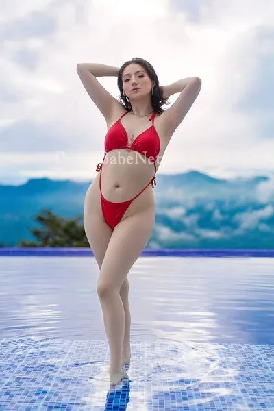 Meet Curvy & Voluptuous Kolkata Milf Escort Damini for a Hookup Night