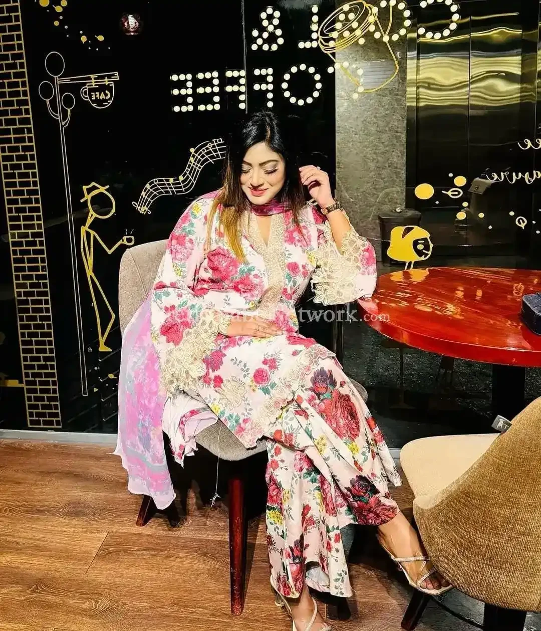 Mona Beautiful Housewife for Sex in Bellandur, Bangalore