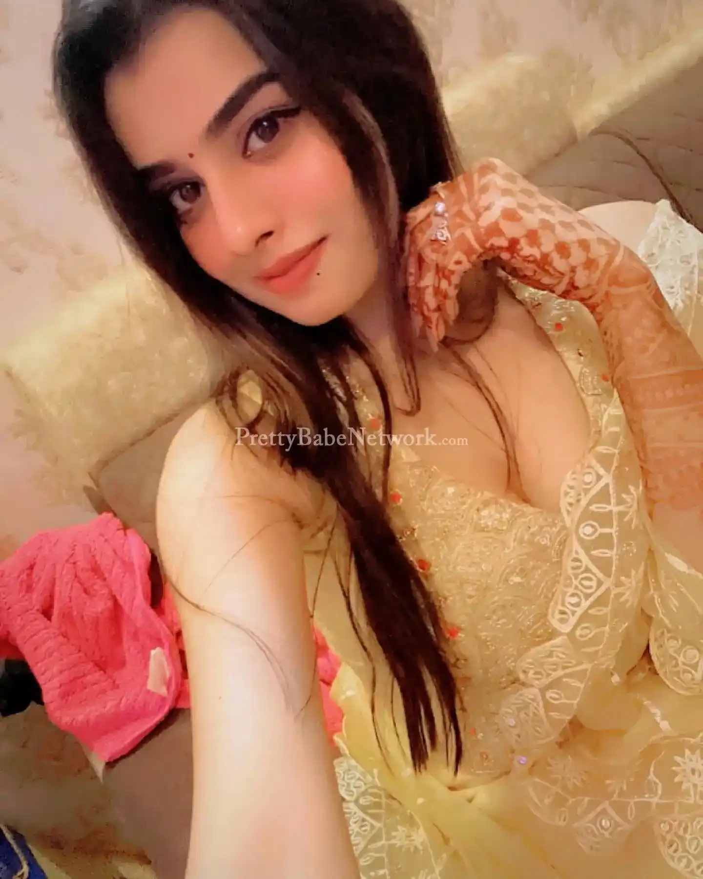 Real escort services near you in Bangalore 5-star hotel