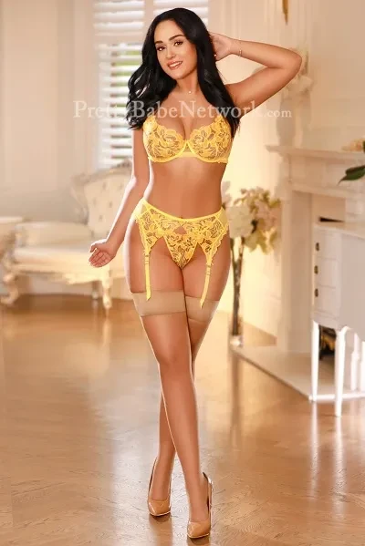 Mega Busty Blonde Escort Cristine Offers a Flawless Dream-like Experience