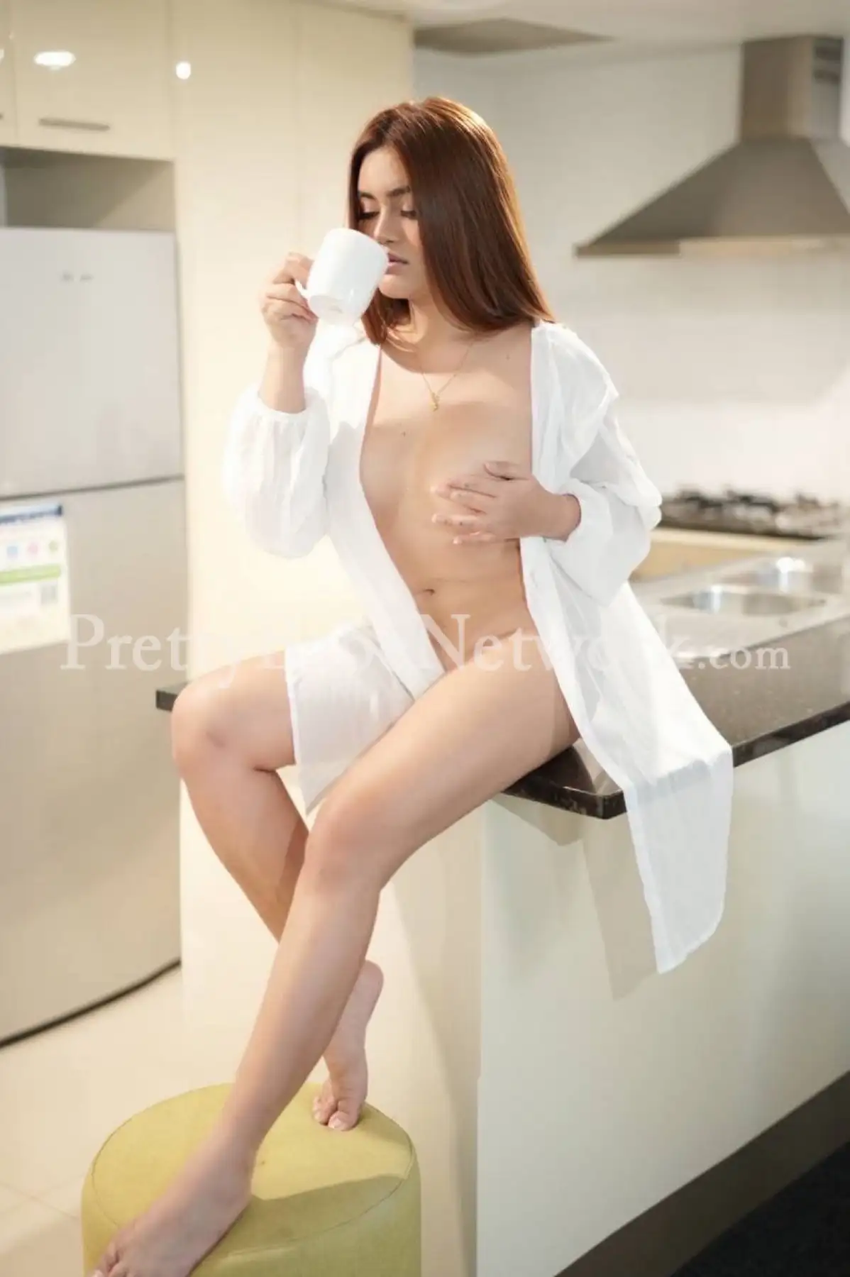 Air Hostess Spanish Escort in Kolkata Hyatt Hotel Waiting for Your Call