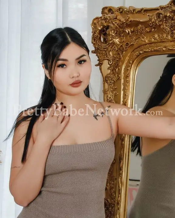 Assamese Girl Mihika—Professional Air Hostess Escort for Luxurious Rich Companionship