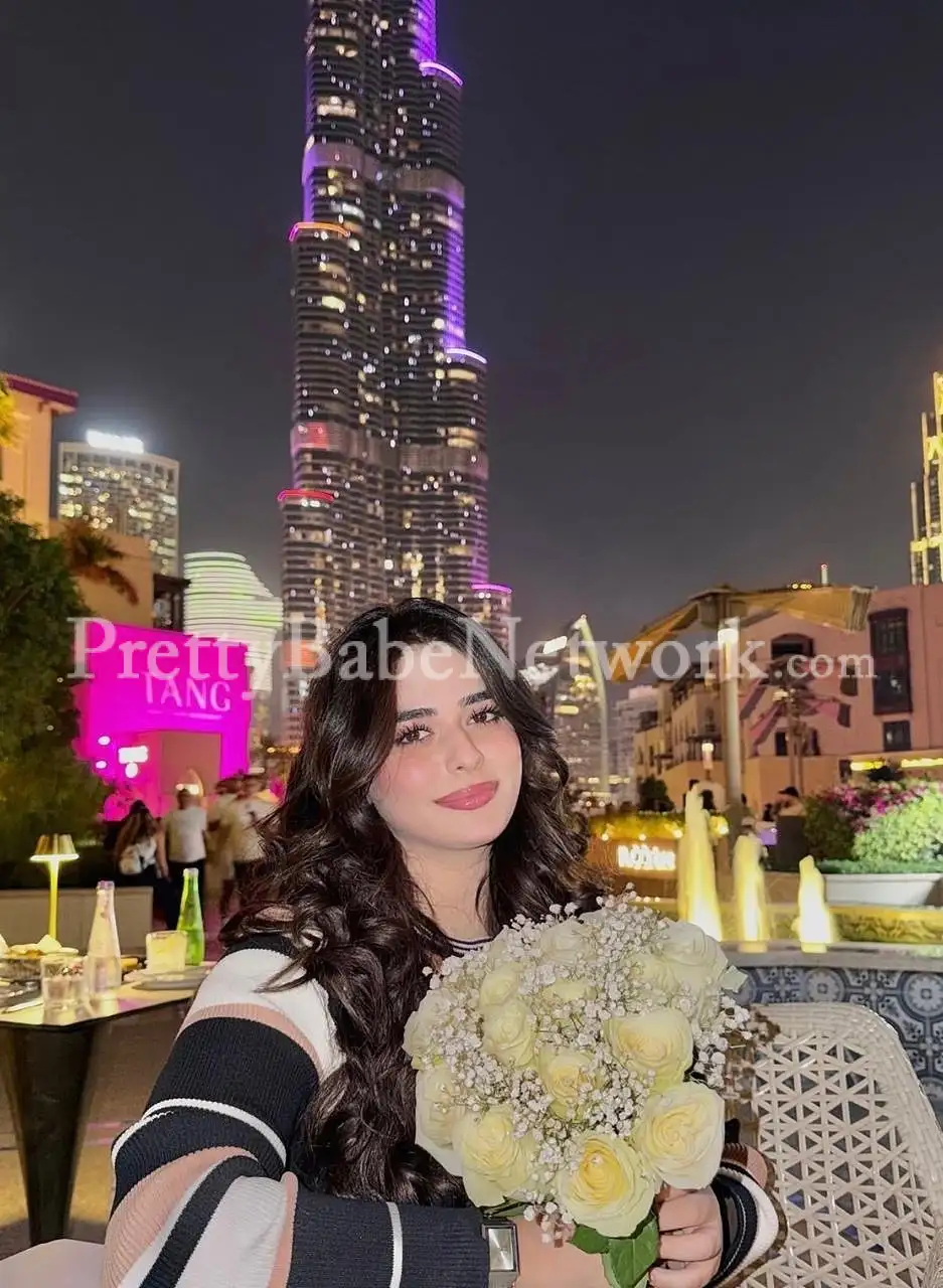 Air Hostess Minakshi, Part-Time Sector 56 Escorts Sex Hookups in Gurgaon