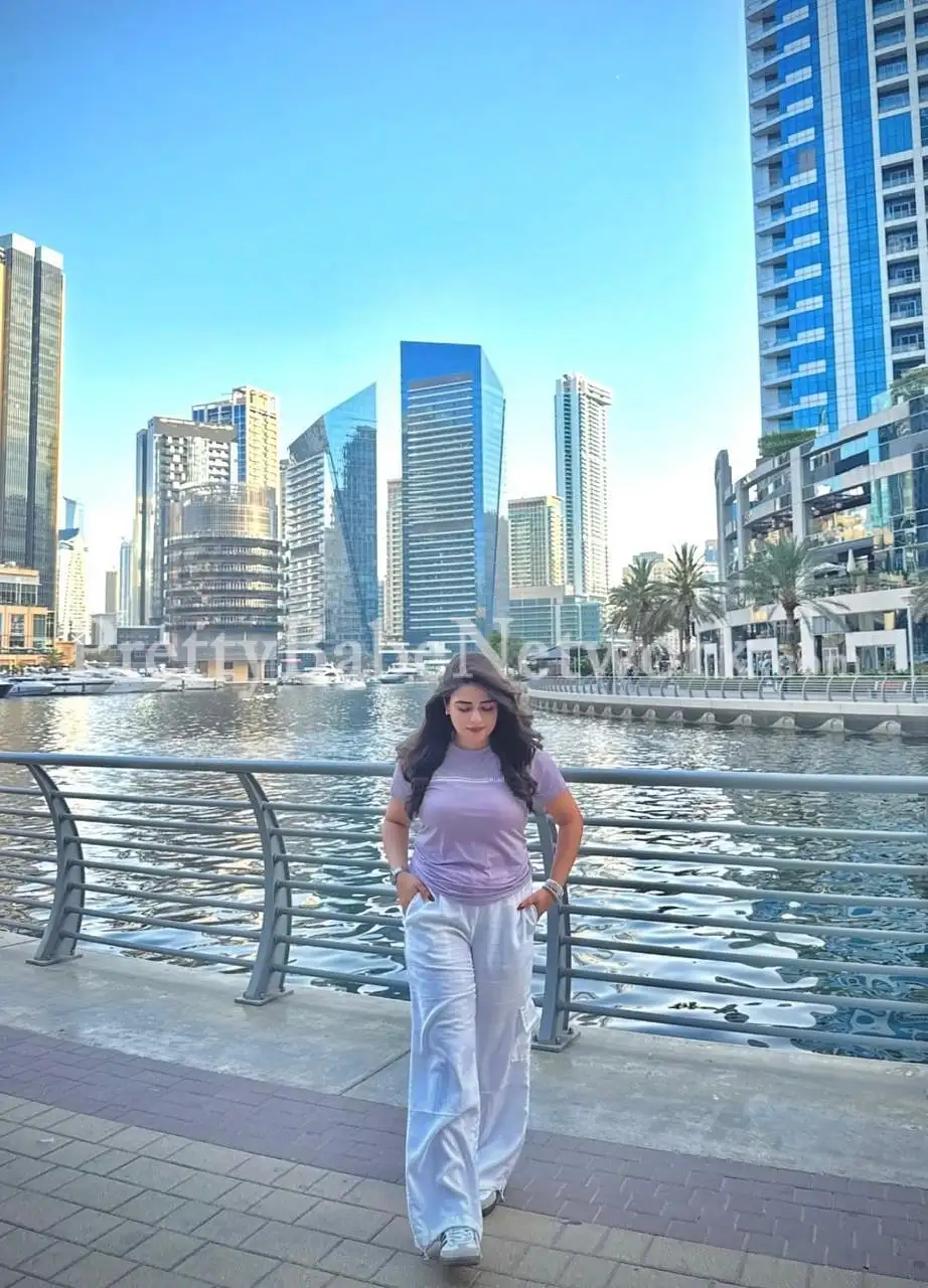 Air Hostess Minakshi, Part-Time Sector 56 Escorts Sex Hookups in Gurgaon