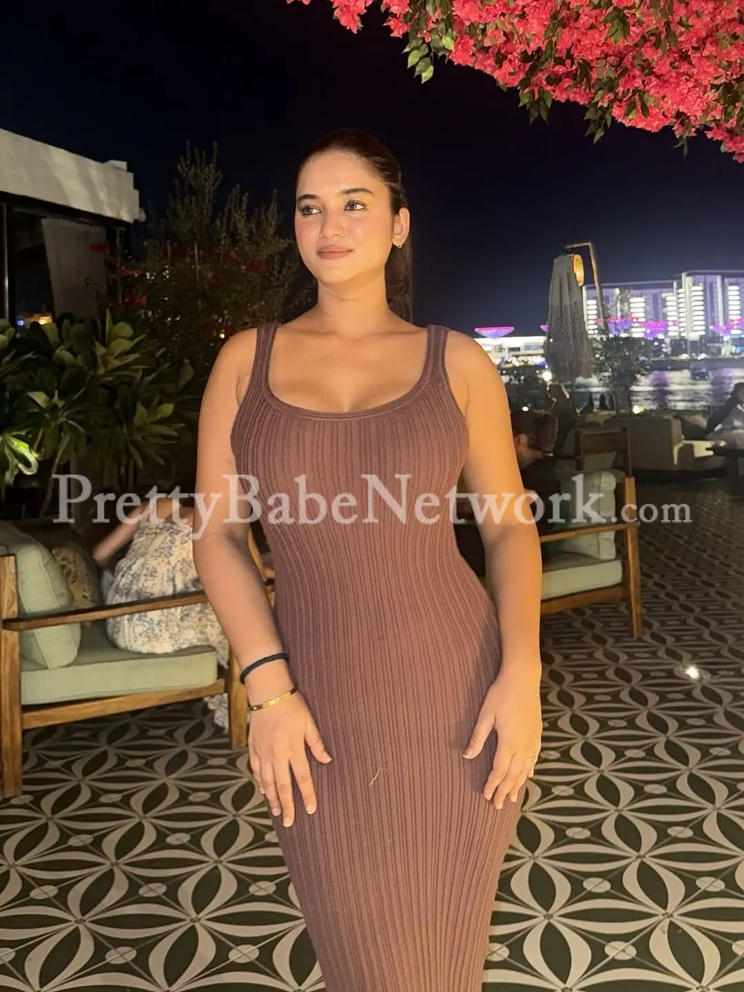 Call Saniya - an Air Hostess & High-Class Escort at Holiday Inn Hotel, Kolkata