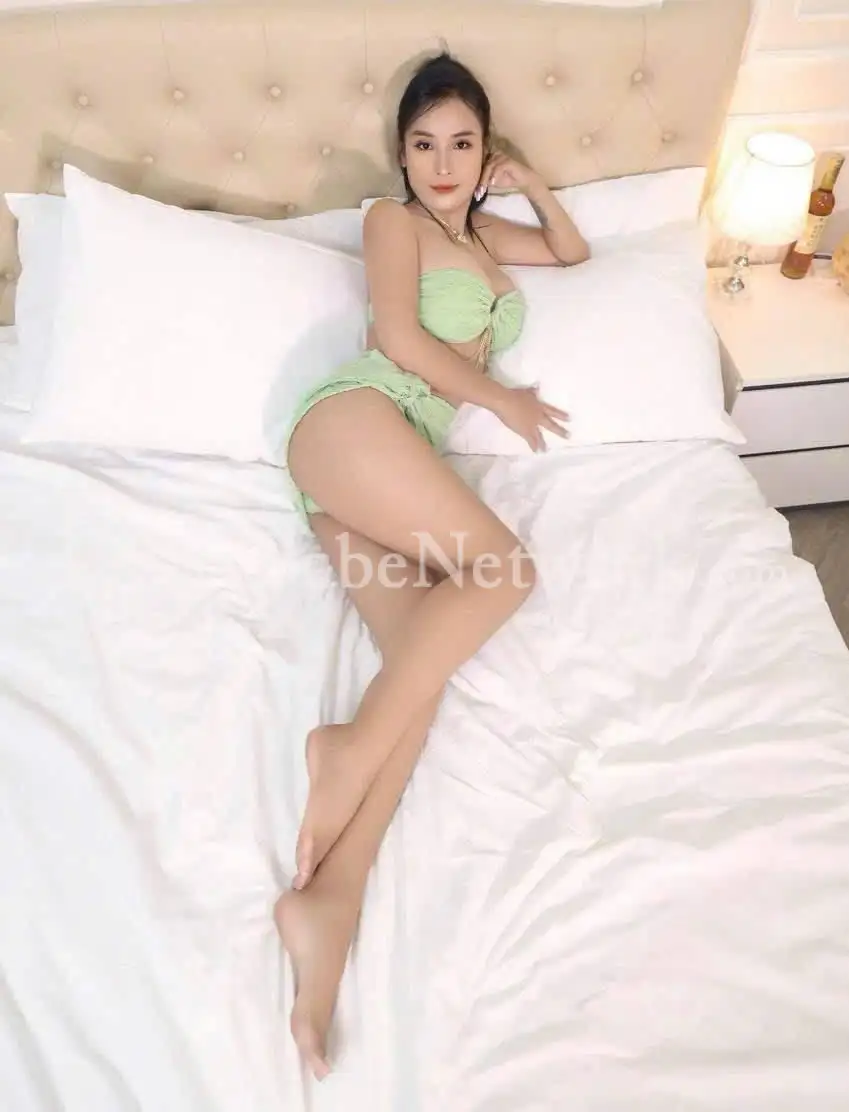 Young Cabin Crew Viatnamese Escort Sumiko Offers Massages & Fuck Chowringhee, Kolkata