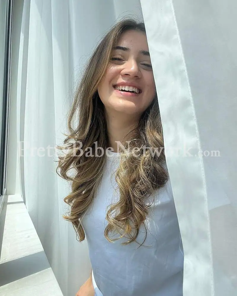 Spand a Night with an Airhostess Escort in Lajpat Nagar, Delhi - Air hostess Girl Komal is Here