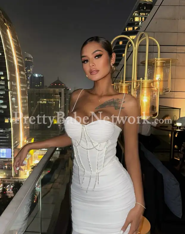 I'm a classy, glamorous Philippines air hostess call girl in your city, Govindpuri, Delhi, to fulfil your desires