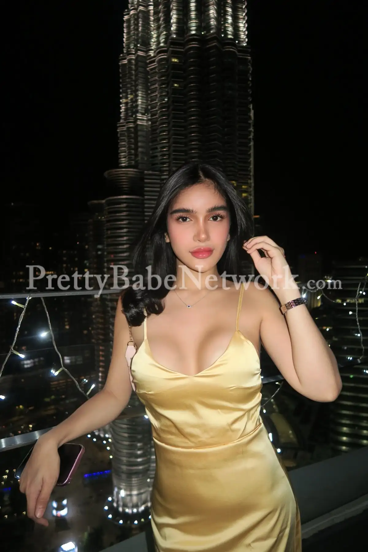 Young Kolkata Escort Bea Straight from Philippines! Call for Hot Sex Services