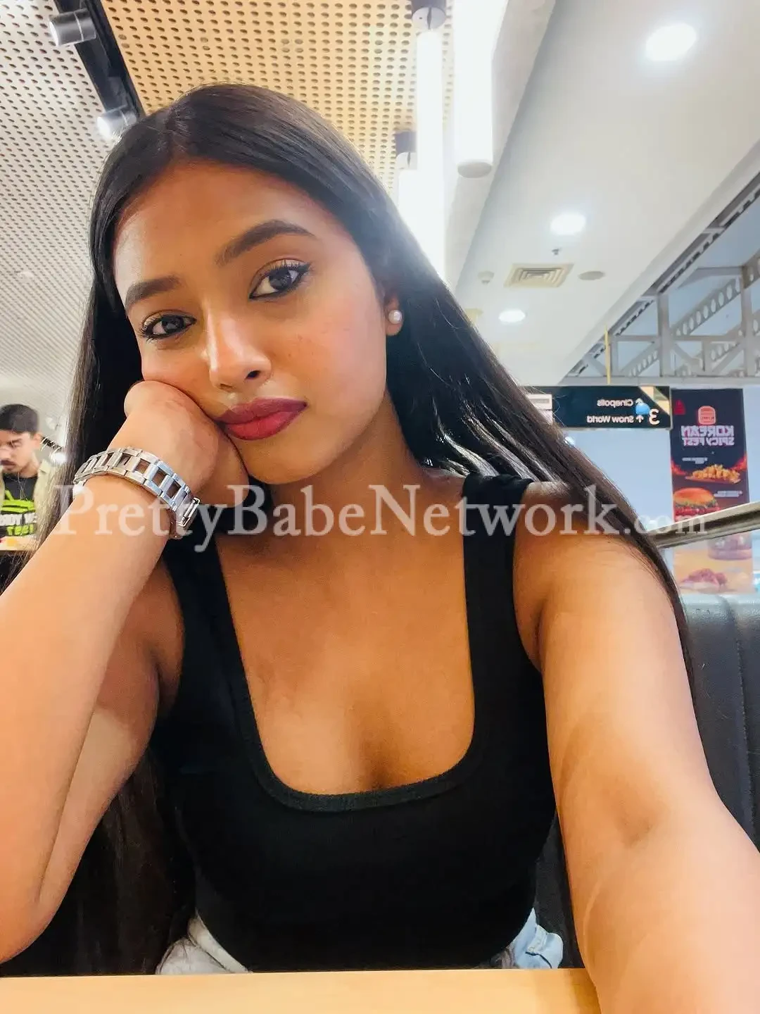 Young Gurgaon Call Girl Chavi Ready to Make Your Sex Dreams True