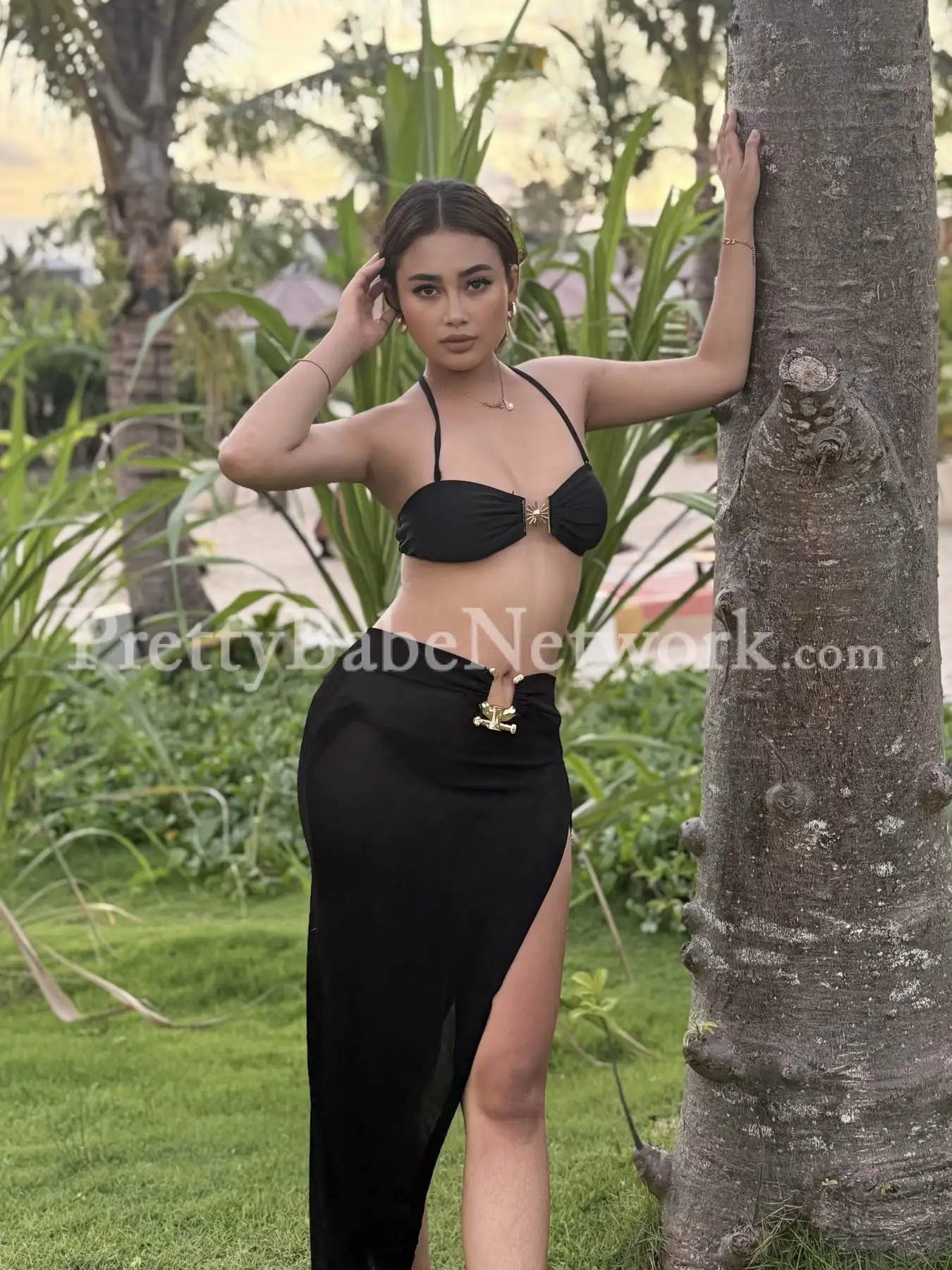 I'm Claudy- Indonesian Call Girl in Gurgaon Offering Best Hookup Services