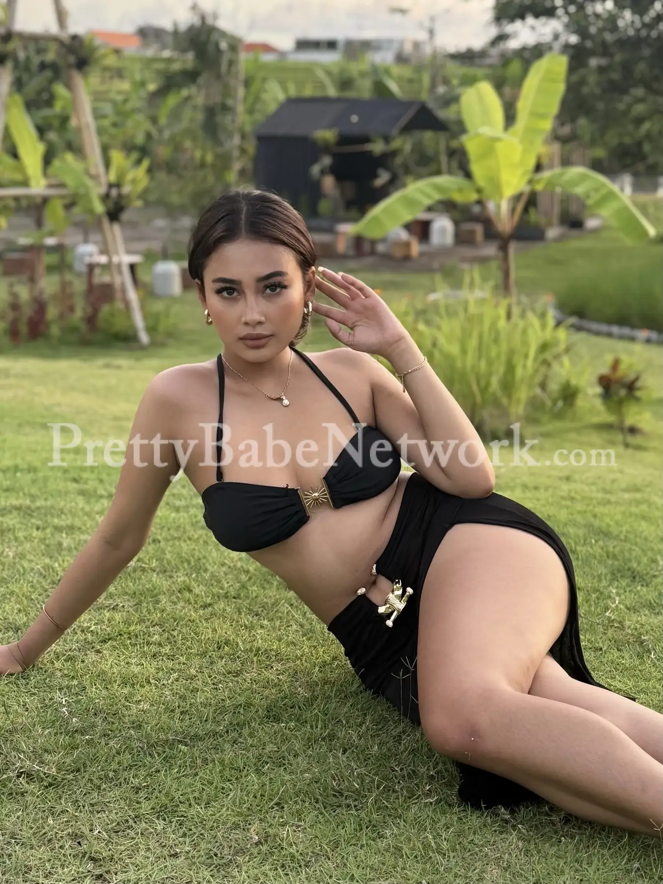 I'm Claudy- Indonesian Call Girl in Gurgaon Offering Best Hookup Services