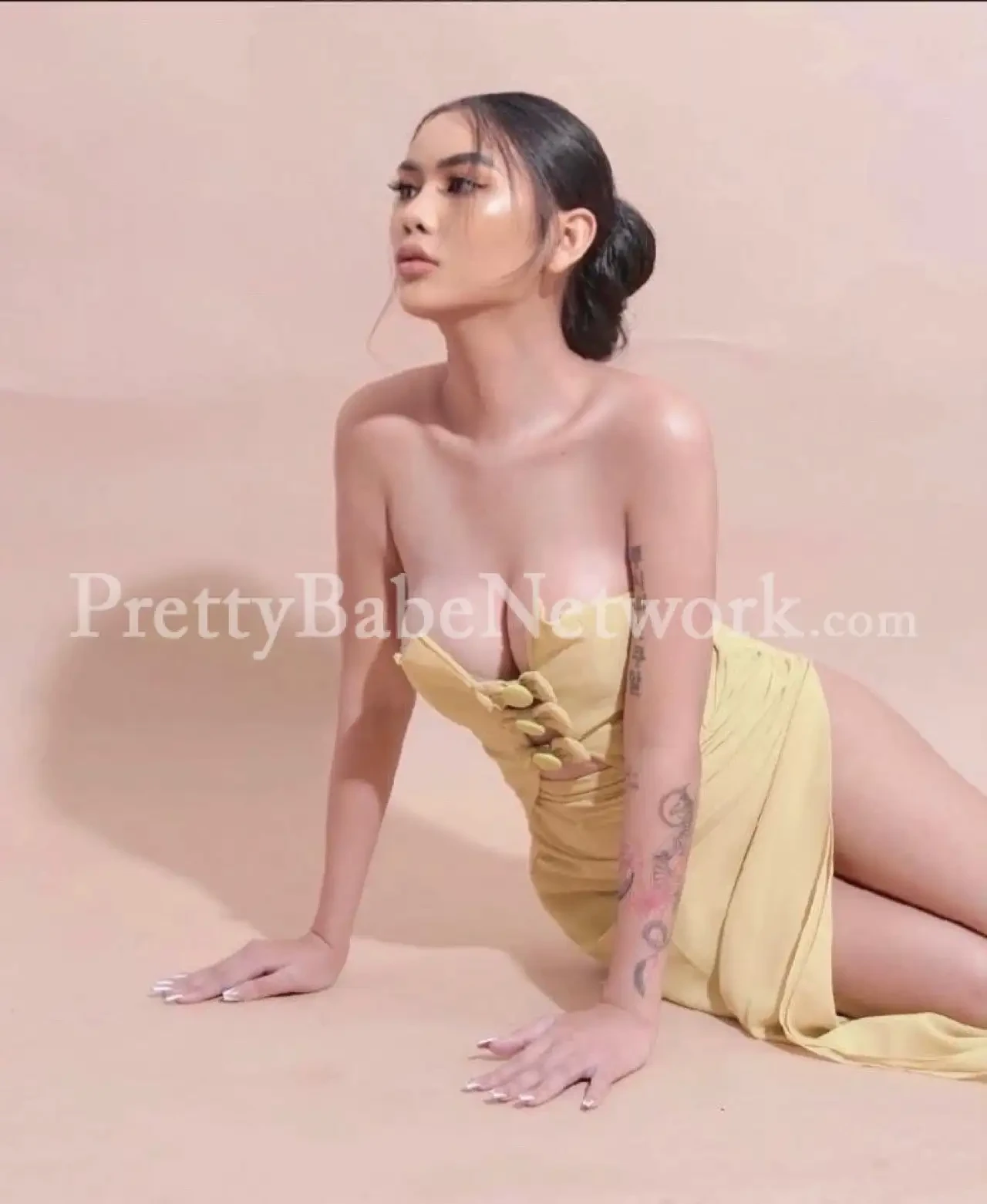 Elmarie- Filipino Call Girl in DLF Phase 5! Massage & Escort Service in Gurgaon