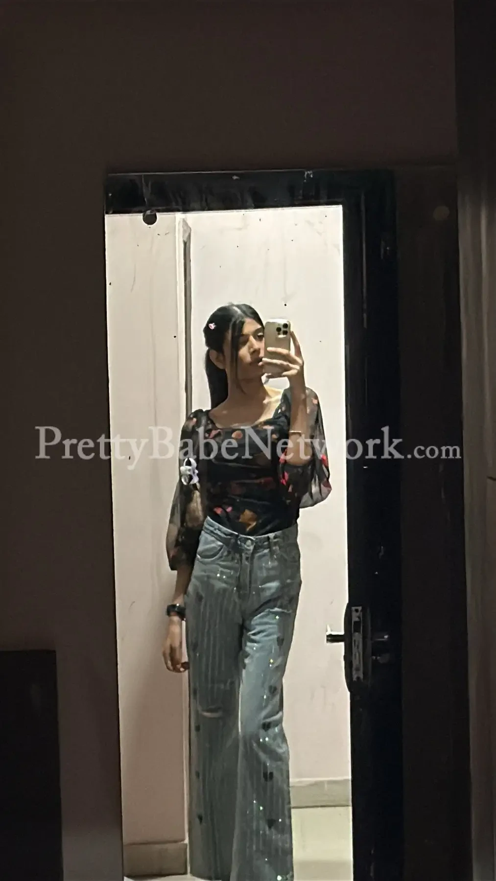 Independent College Call Girl in Gurgaon Kanika for Cam Shows & Hookups