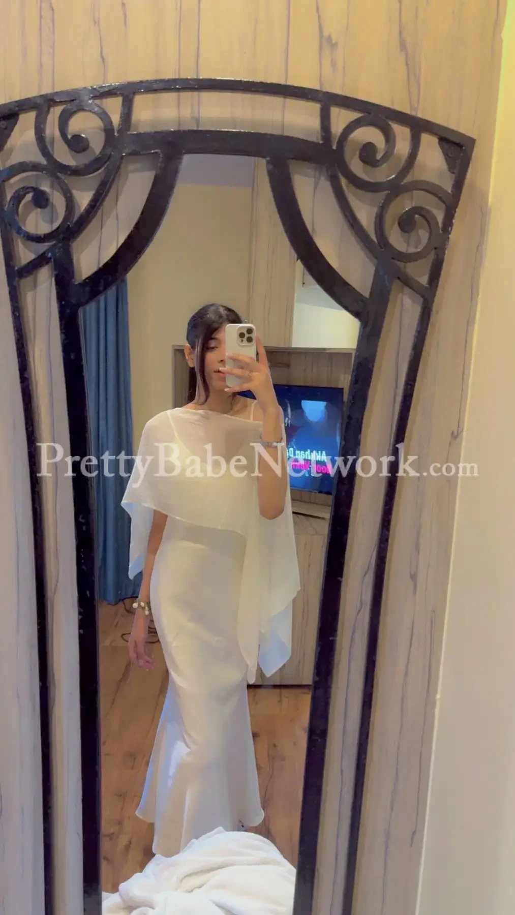 Independent College Call Girl in Gurgaon Kanika for Cam Shows & Hookups