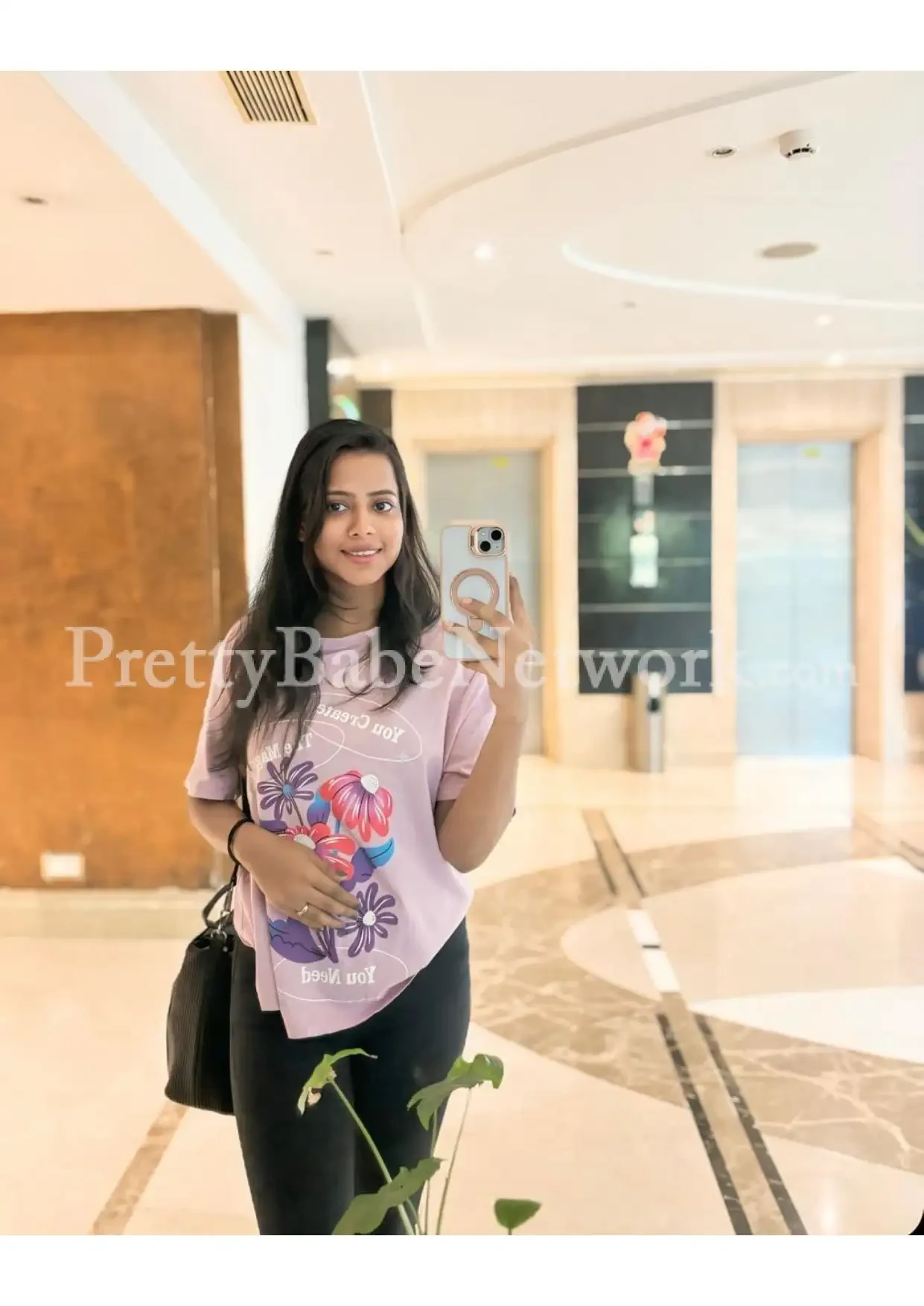 Newest 22-year-old Independent Call Girl Roshni in Gurgaon Awaits You