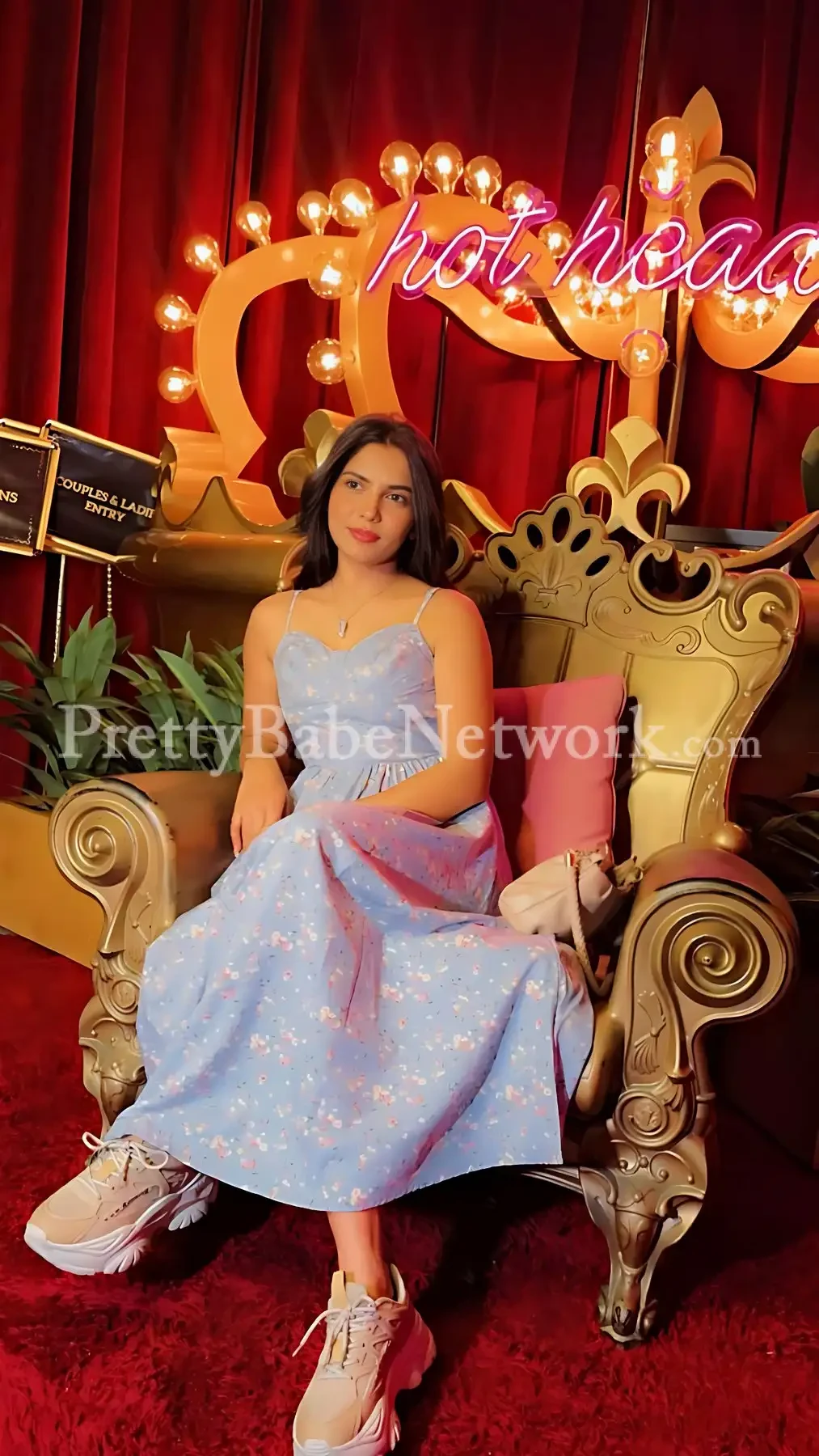 Saanvi - College Escort for Ultimate GFE & Call Girl Service in Gurgaon Sector 22