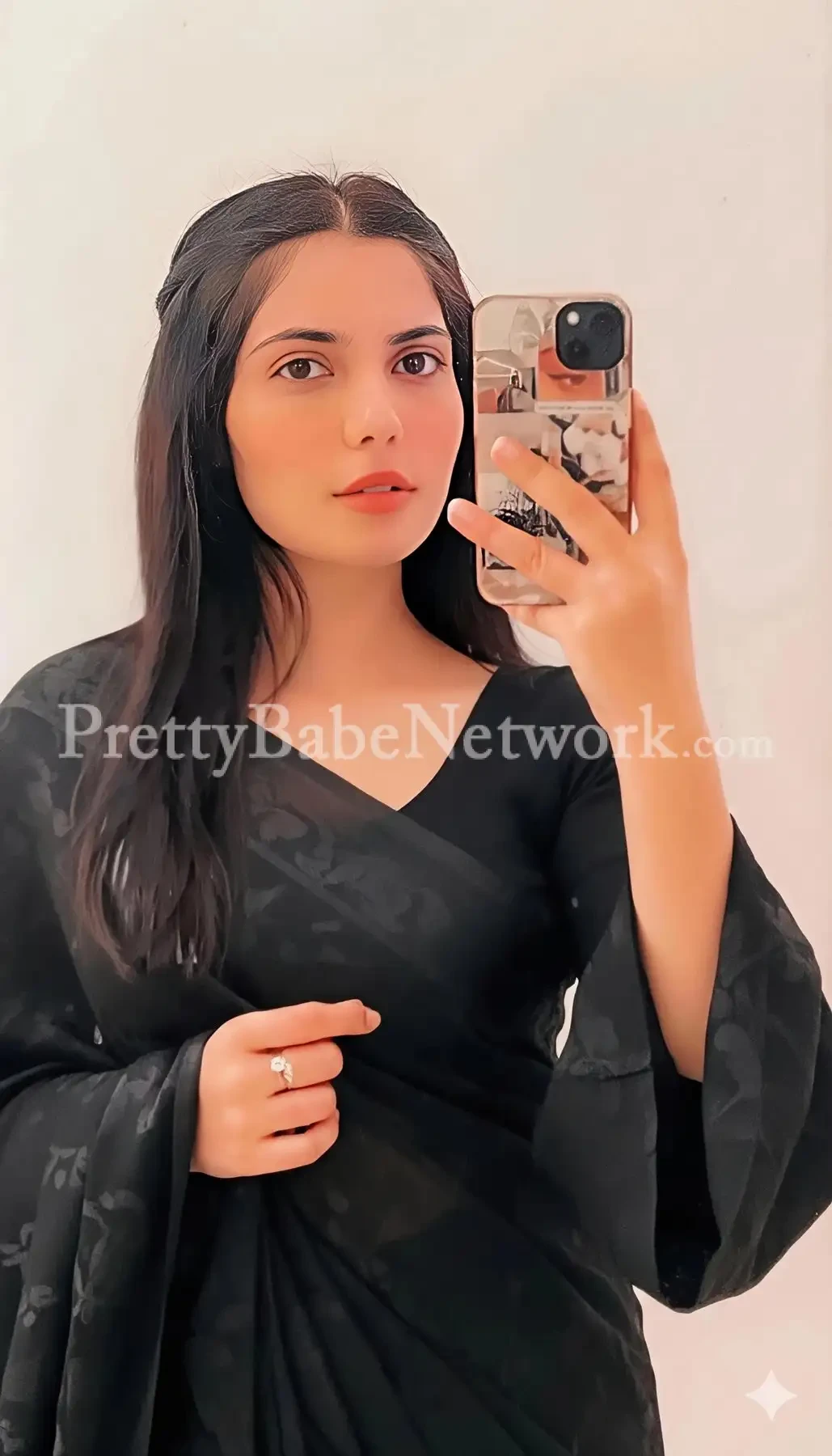 Saanvi - College Escort for Ultimate GFE & Call Girl Service in Gurgaon Sector 22