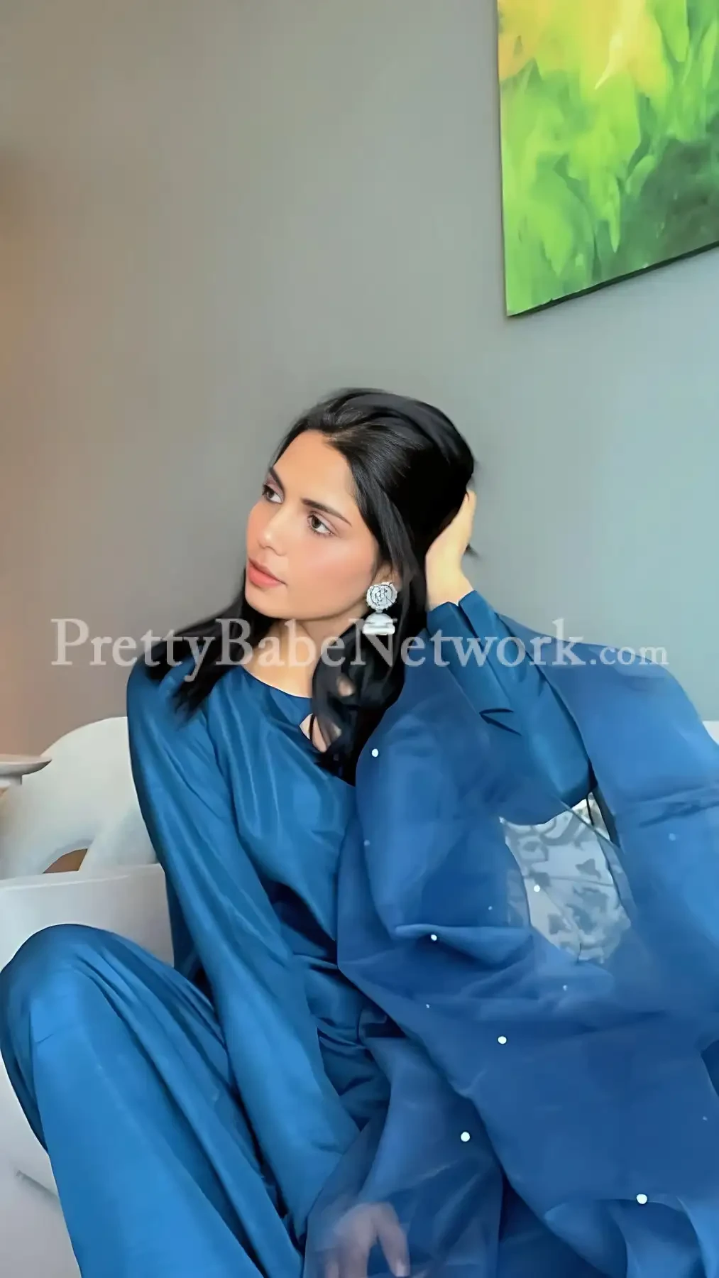 Saanvi - College Escort for Ultimate GFE & Call Girl Service in Gurgaon Sector 22