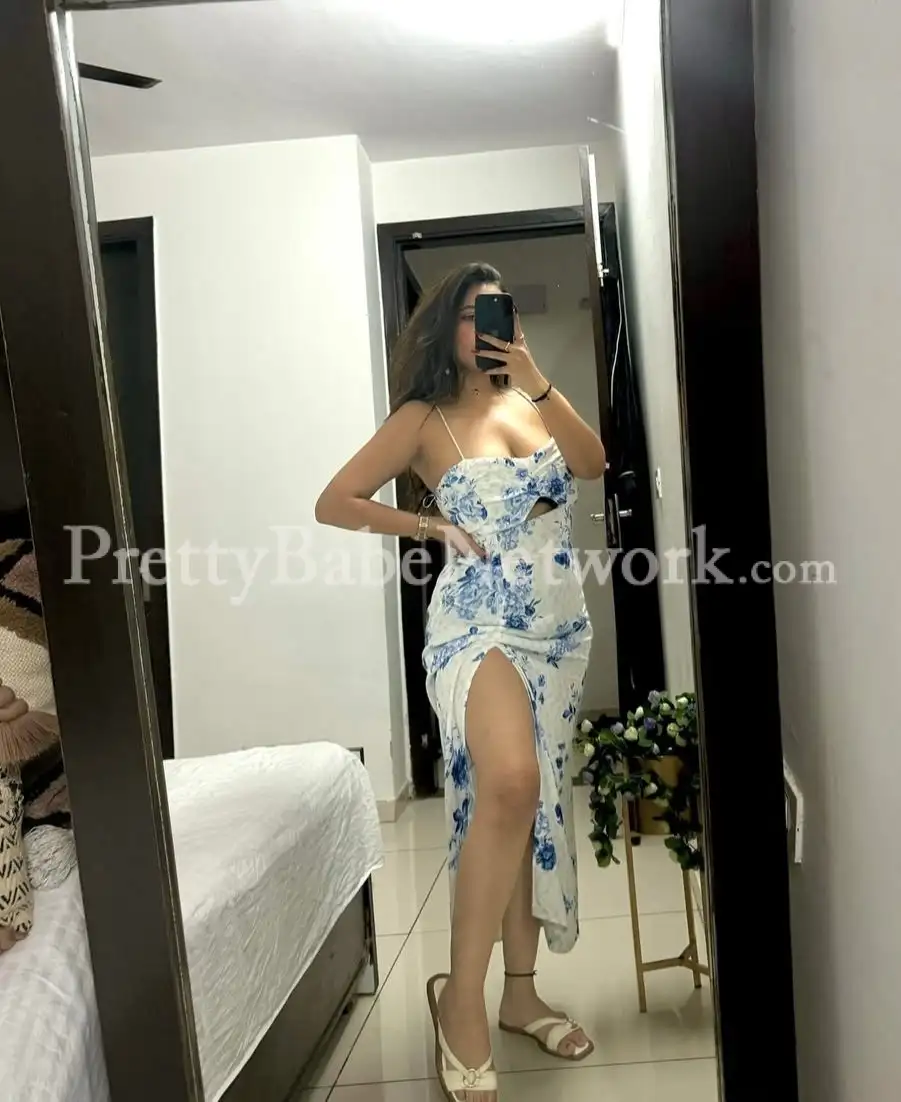 Sweety- Indian Kolkata Escort is Here to Fill Your Night With Endless Hookups
