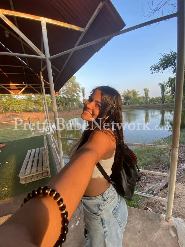 Young Noida Call Girl Tarika—College Escort for Ultimate Sexual Fun