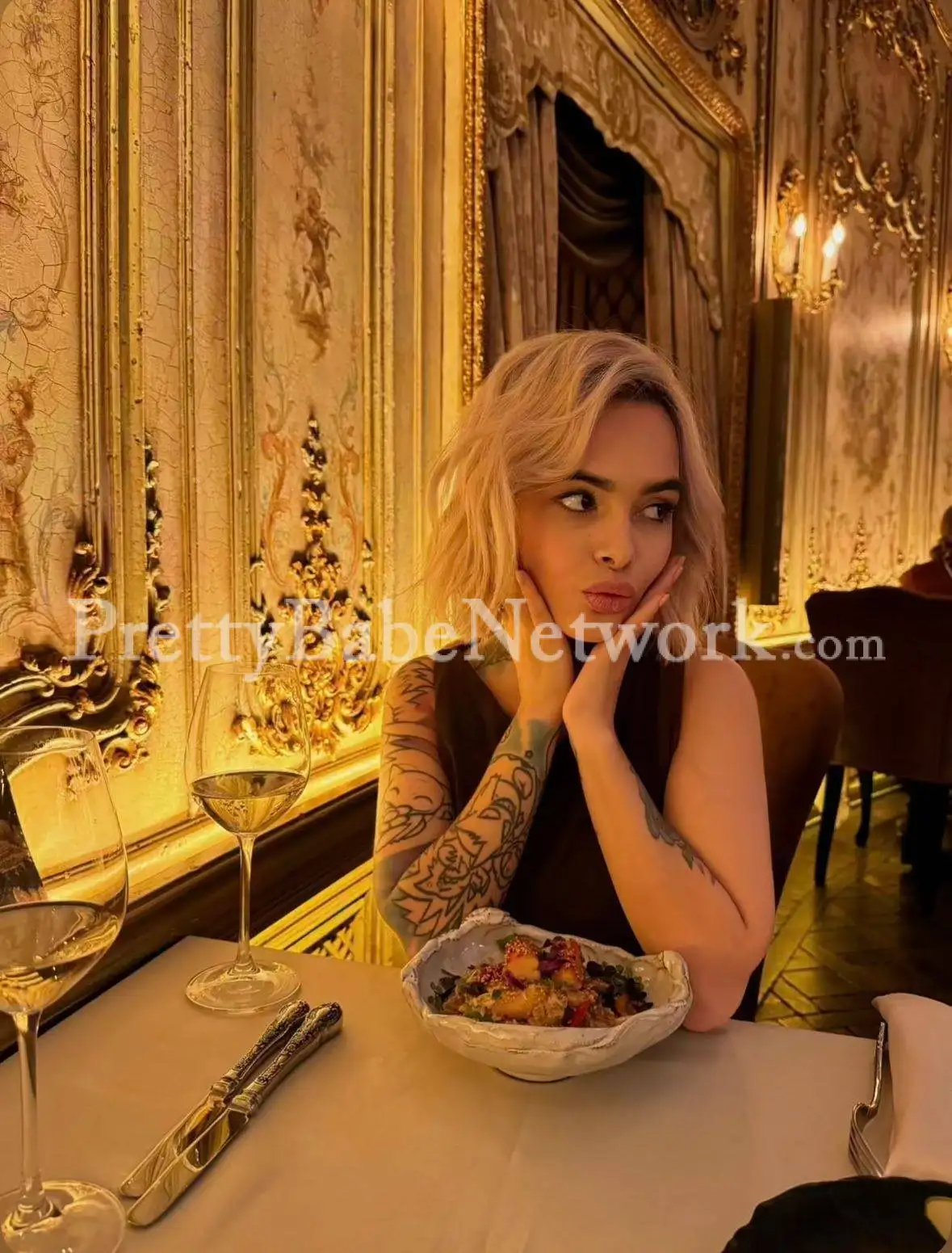 Hi, my name is Angel, my pictures are 100% real - I am college-going escort in Green Park