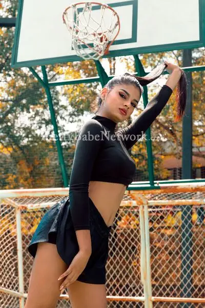 High-Class Escort Arushi near Jadavpur, Kolkata Can Completely Satisfy You