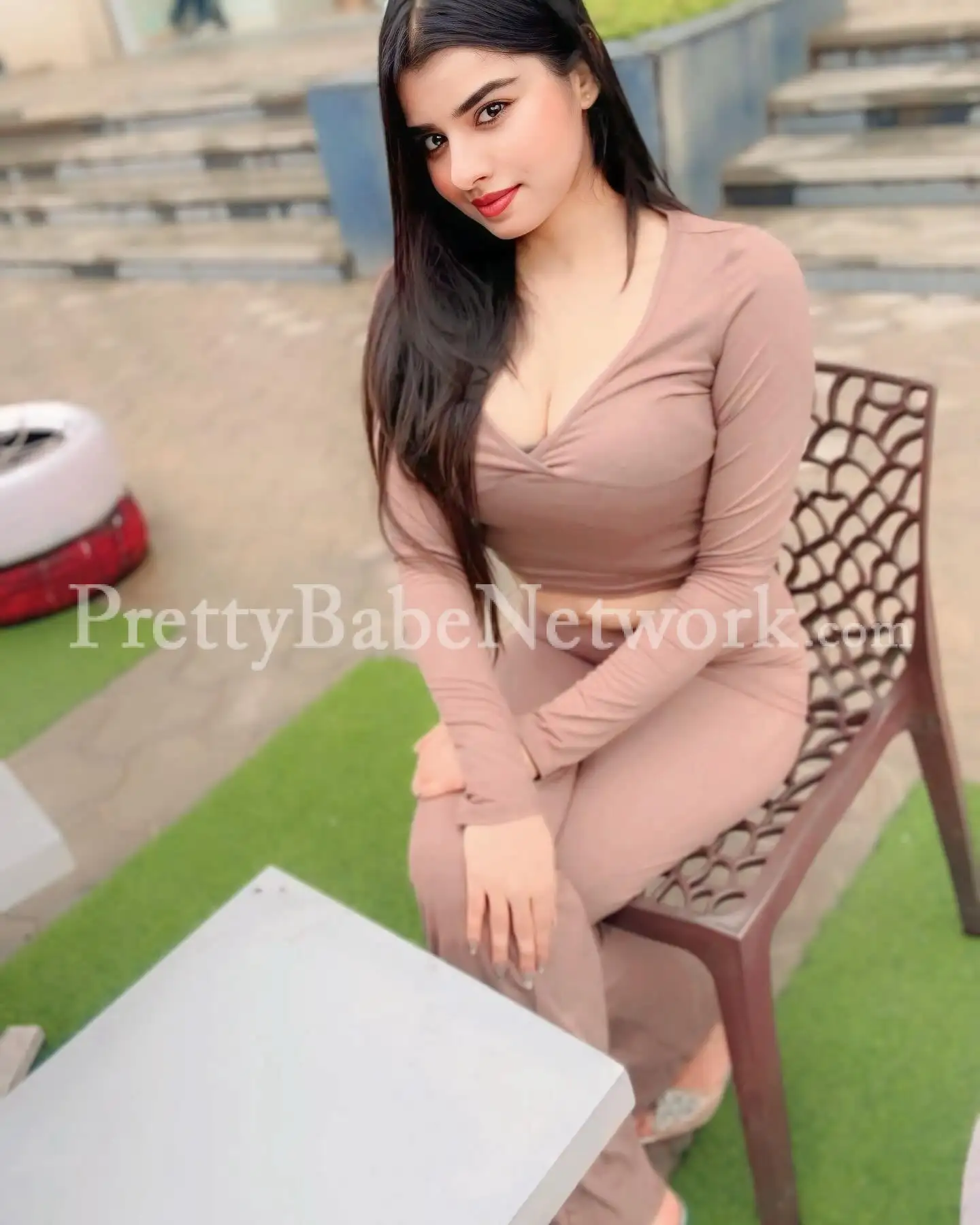 I'm Aratrika- Sensual Bengali Call Girl in Park Street, Kolkata for Dating & Erotic Service