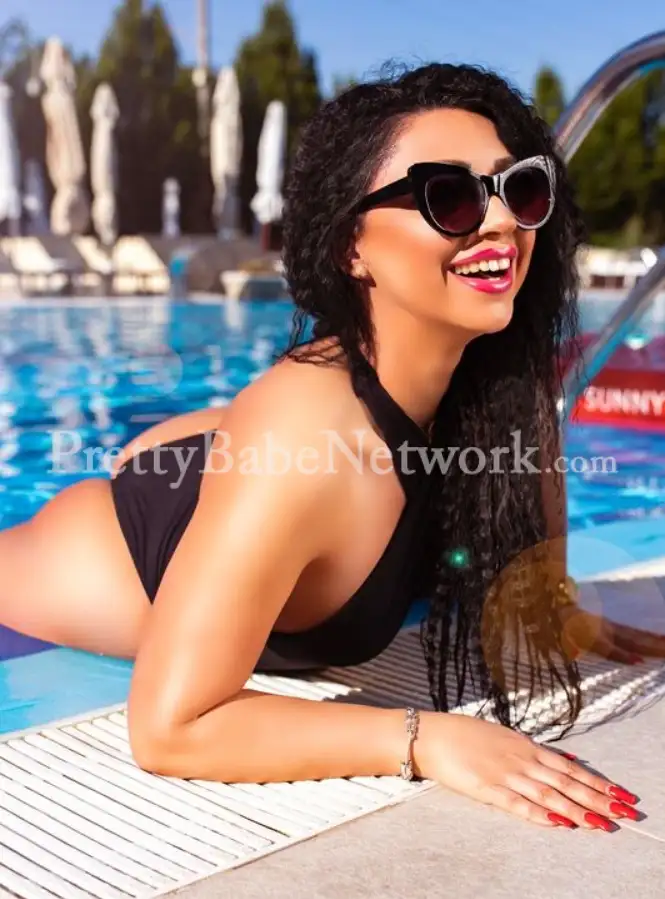 Celebrity Escort Aksara—VIP Influencer for Nude Sex