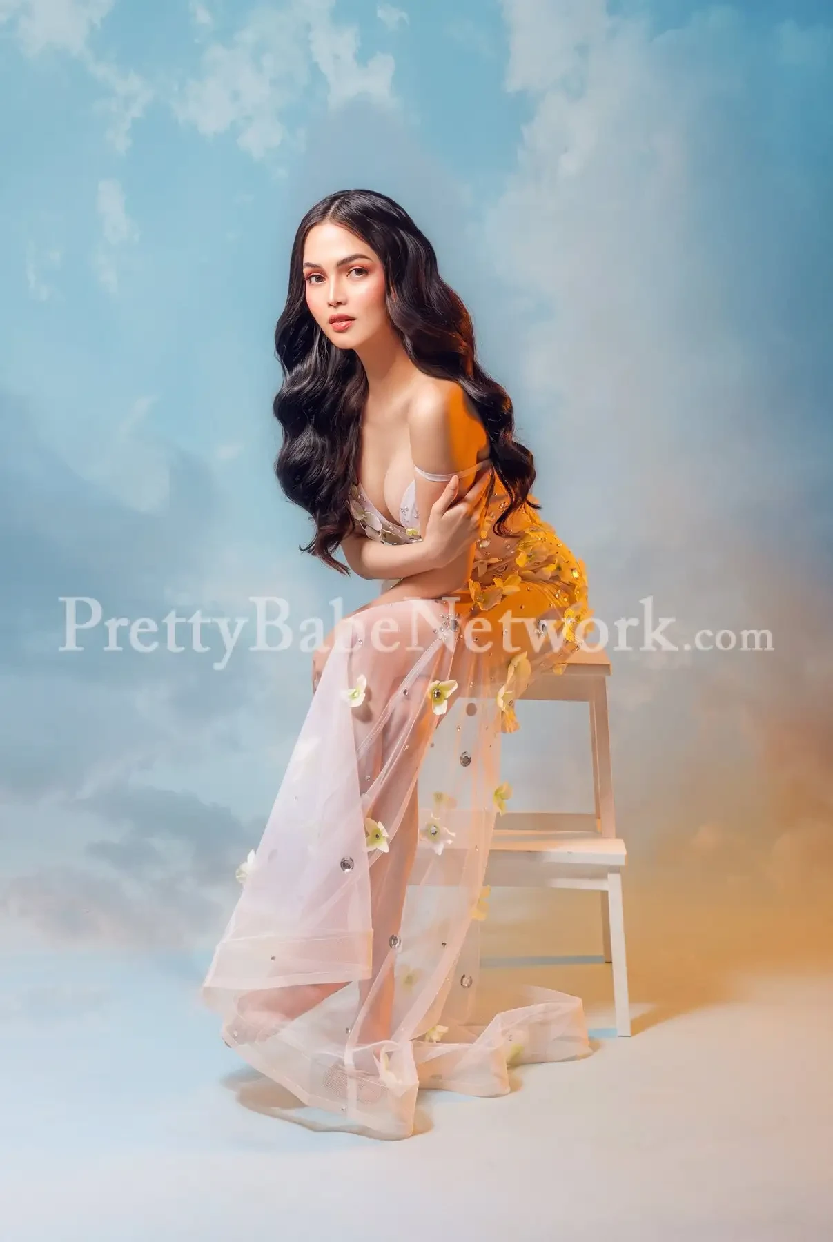 Meet Ashley- Celebrity Filipino Escort in South City Mall, Kolkata for Massage & Hookups