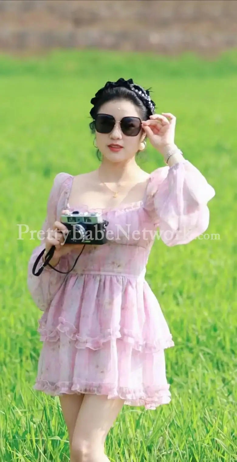 Chenxi - East Asian Actress and Celebrity Escort in Colaba, Mumbai