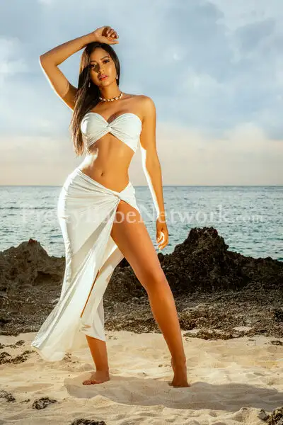 Mariana- Colombian Actress Escort near Southern Peripheral Road, Gurgaon! Amazing Cock Sessions