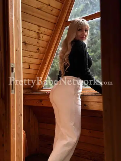 Australian Tattooed Escort Pauline Here in Kolkata! Westin Hotel Location