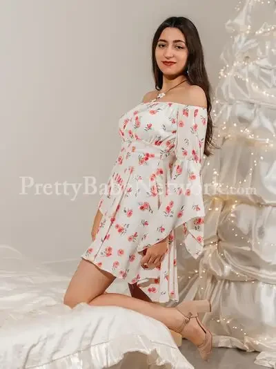 Bollywood Actress and Celebrity Escort Tulika for Luxurious Adult Entertainment