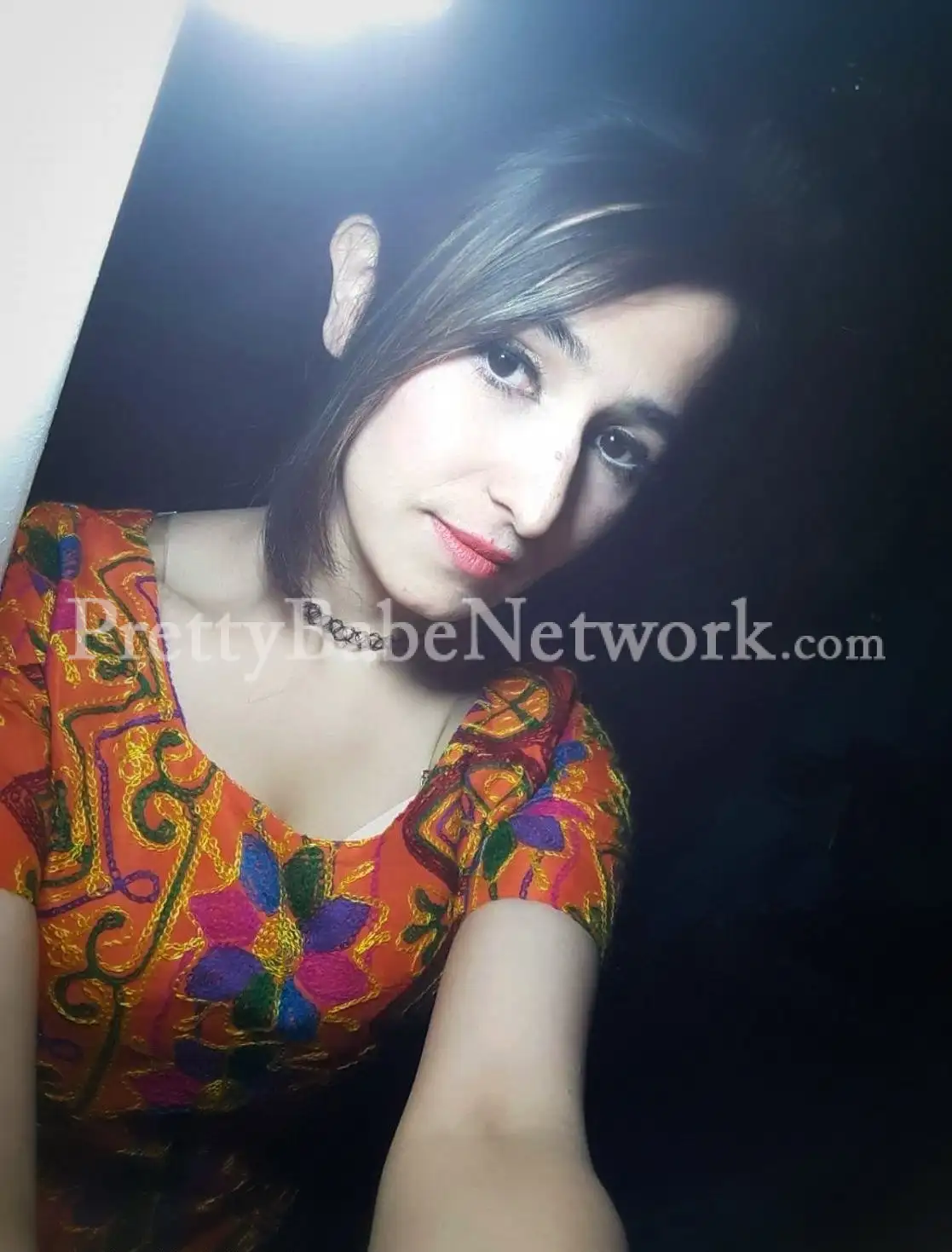 Exclusive Female Noida Escort Hania for Luxurious GFE and Sex Services