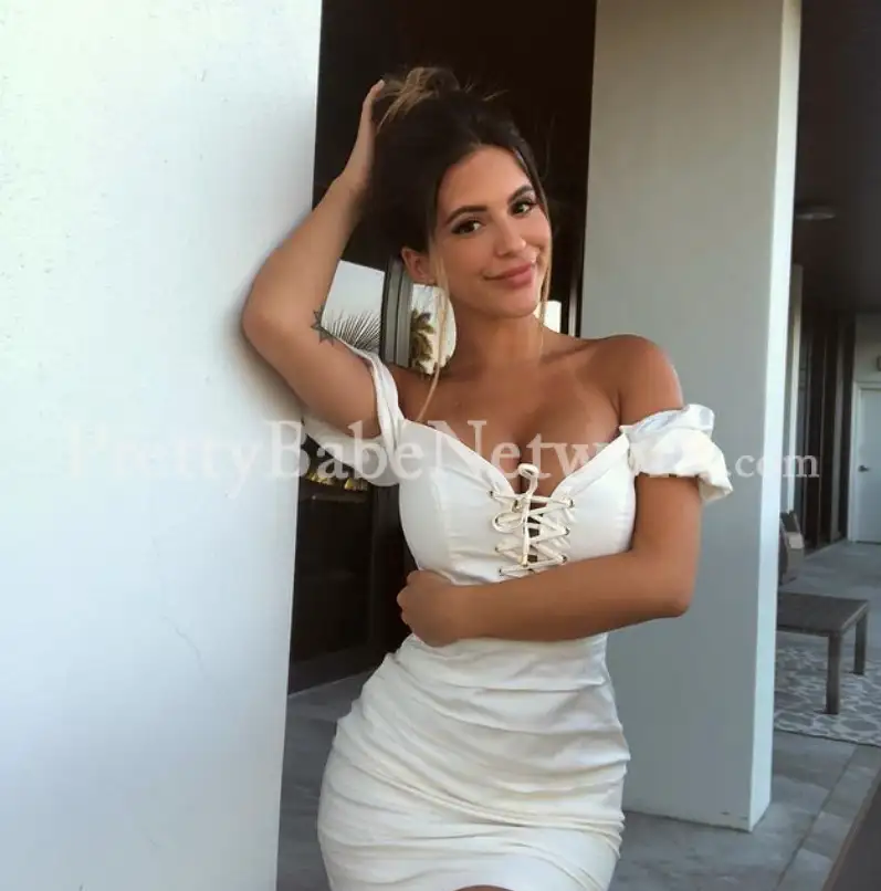 Sexy Angelic Independent Call Girl, Safe & Secure Escort Service in Andaz Hotel Aerocity, Delhi