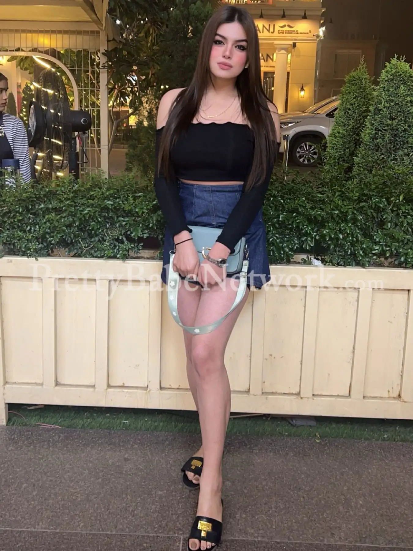 Get Top-Notch Entertainment from Exclusive Noida Female Escort Rukhsar