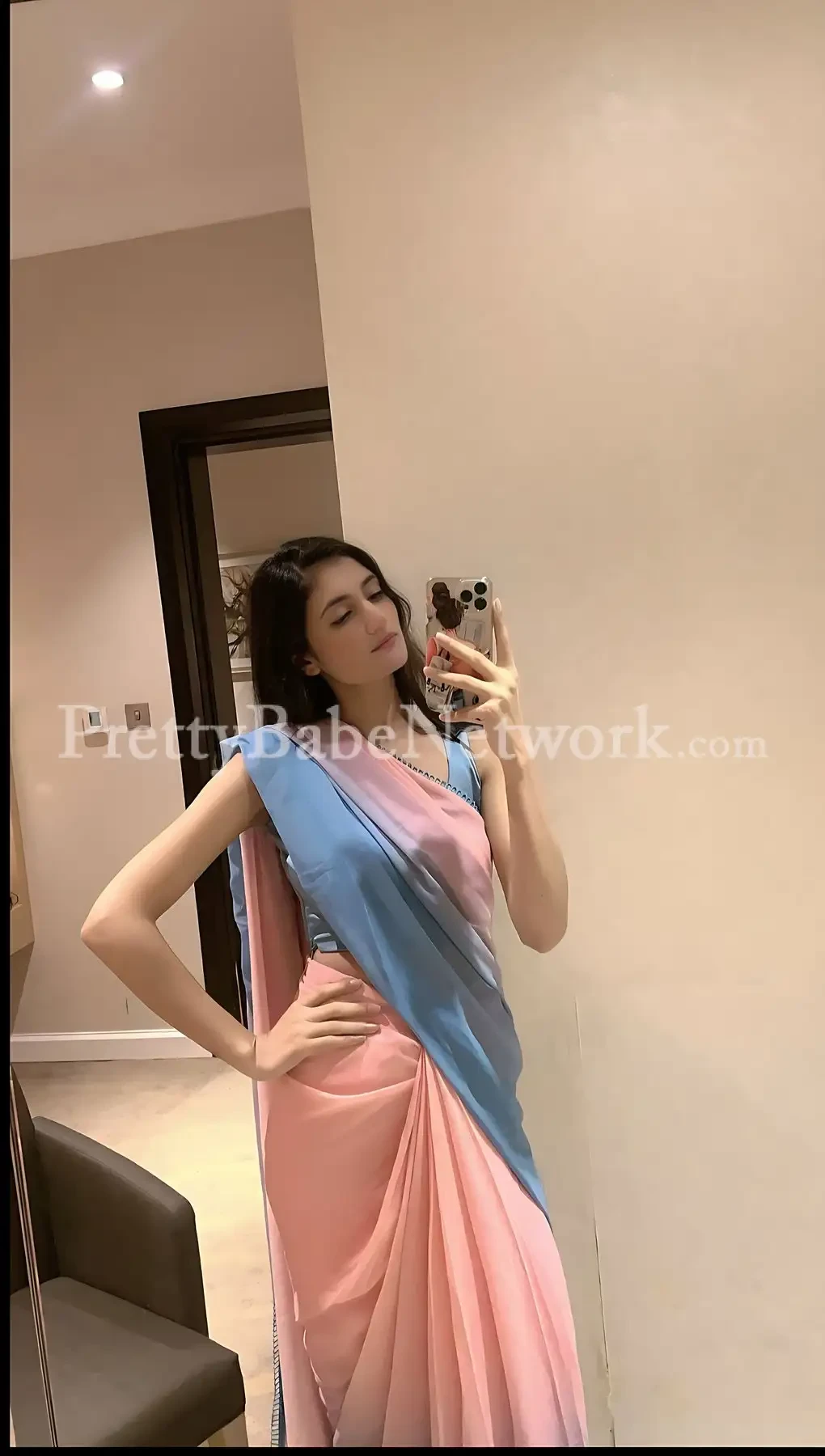 Kolkata Based High Profile Call Girl Arohi Offers Both Incall & Outcall Services