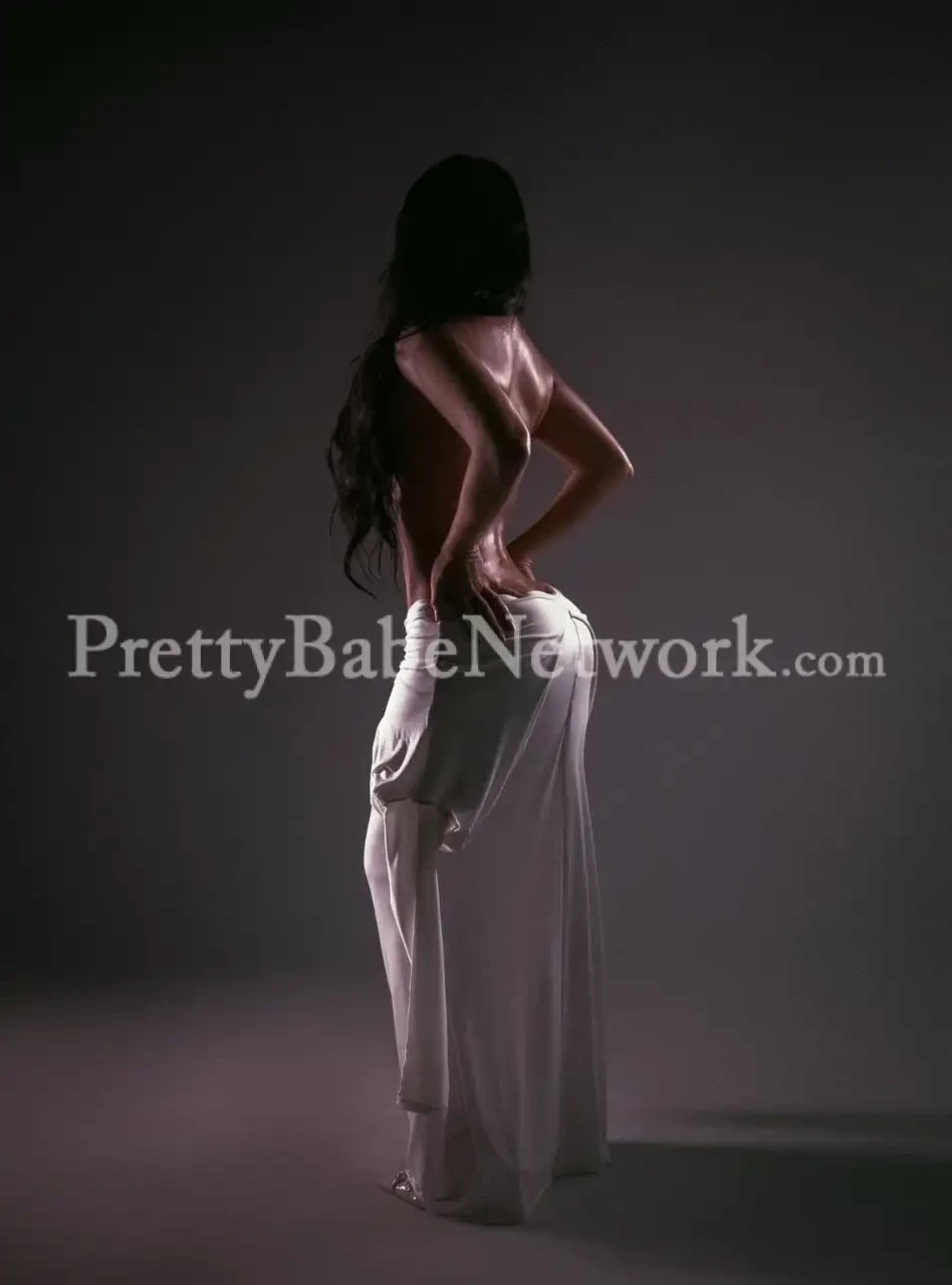 Clarice- New Spanish Escort in Kolkata Eager to Show You Excellent Blowjob Skills