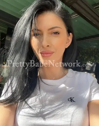 High-Profile Italian Escort Francesca for an Unforgettable Experience High-Profile Italian Escort Francesca for an Unforgettable Experience