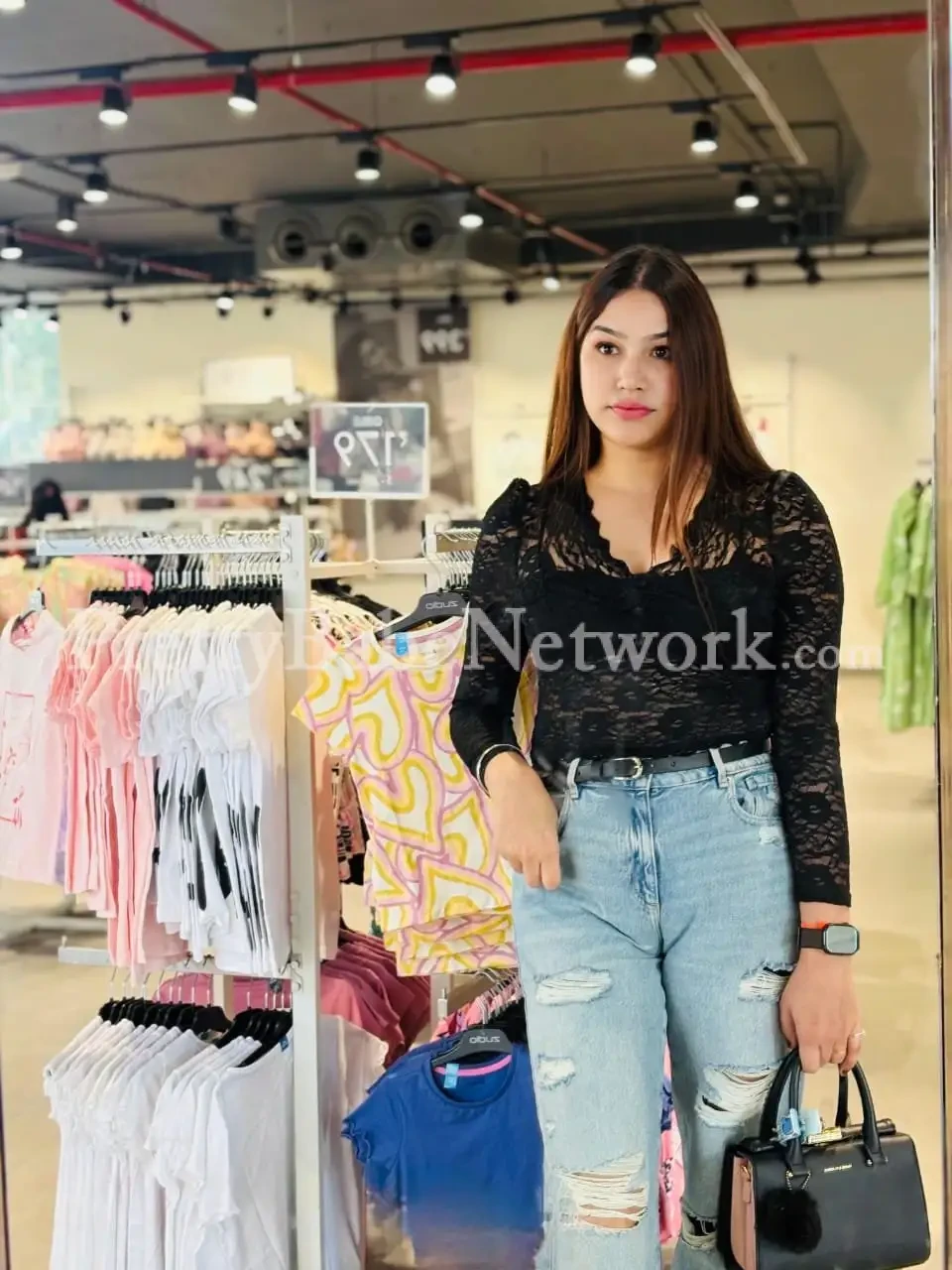 Indian Model Girl near Sunday Hotel & Residences, Gurgaon, For a Delicious Sex