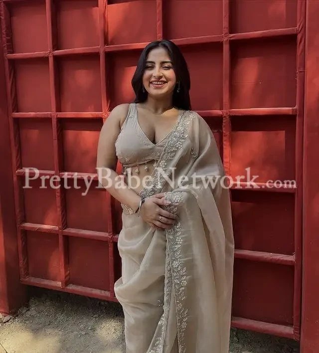 Visit at Beyzaa Hotel & Suites, High-Profile Escort in Kolkata Rushali Awaits You