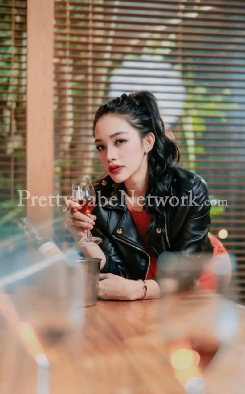 Plan Your Sex Date With Samiyah- Indonesian Masseuse Escort in DLF Phase 5, Gurgaon