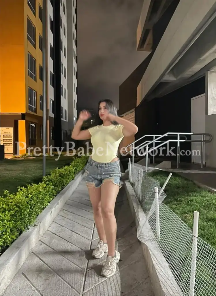 French Call Girl Manon for Incall and Outcall Escort Service in Goregaon