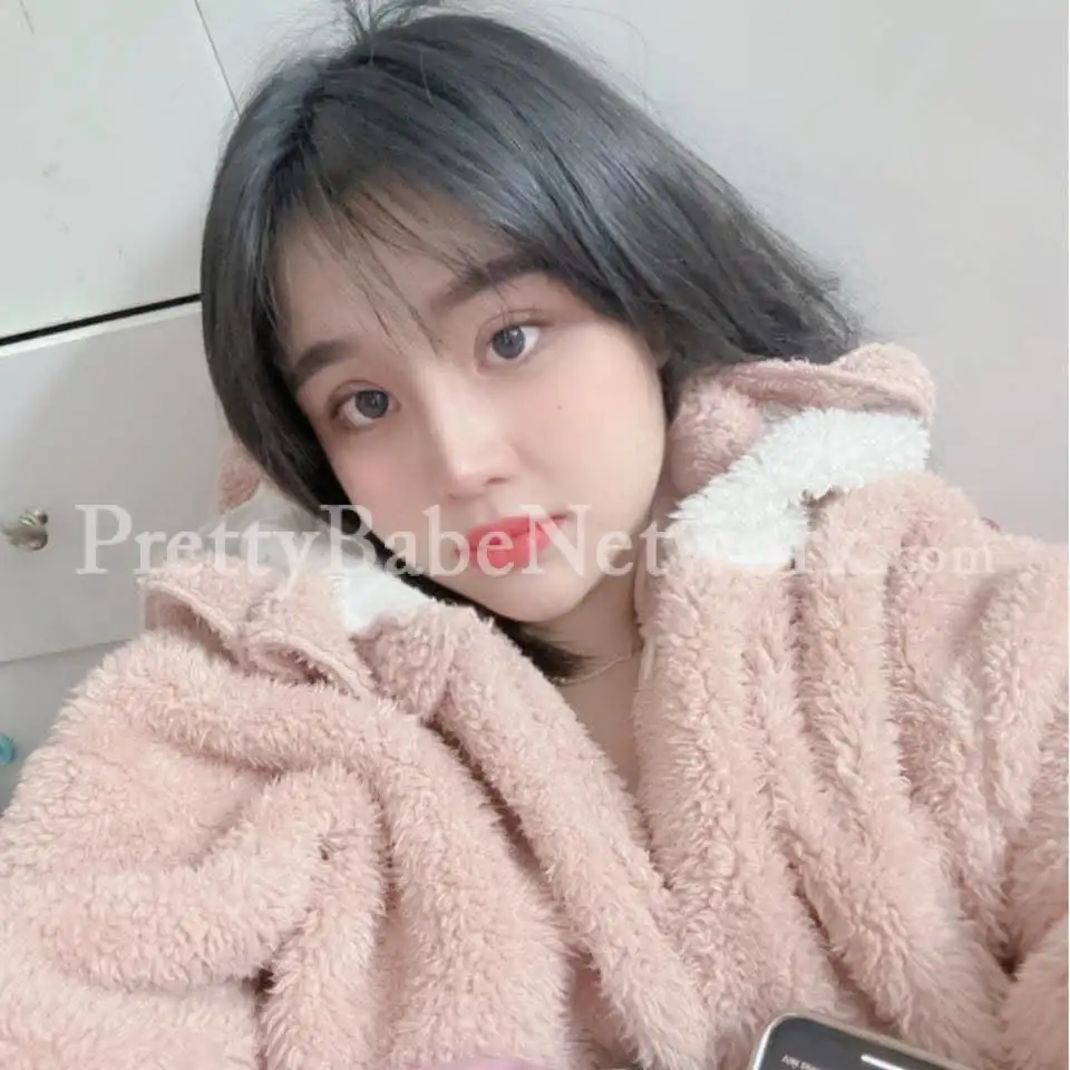 Myself Evanka! Independent Vietnamese Escort in Kolkata, Based in a Hotel