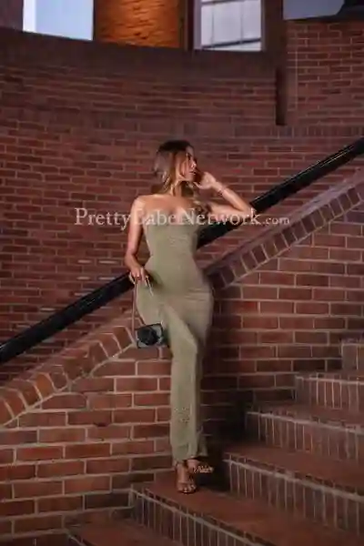 Foreign Escort Gloria is All Set to Indulge With You in Dinner Dates & Lovemaking
