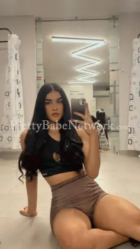 Colombian Damsel Antonella—Glamour Model Escort in Mumbai Near Vashi