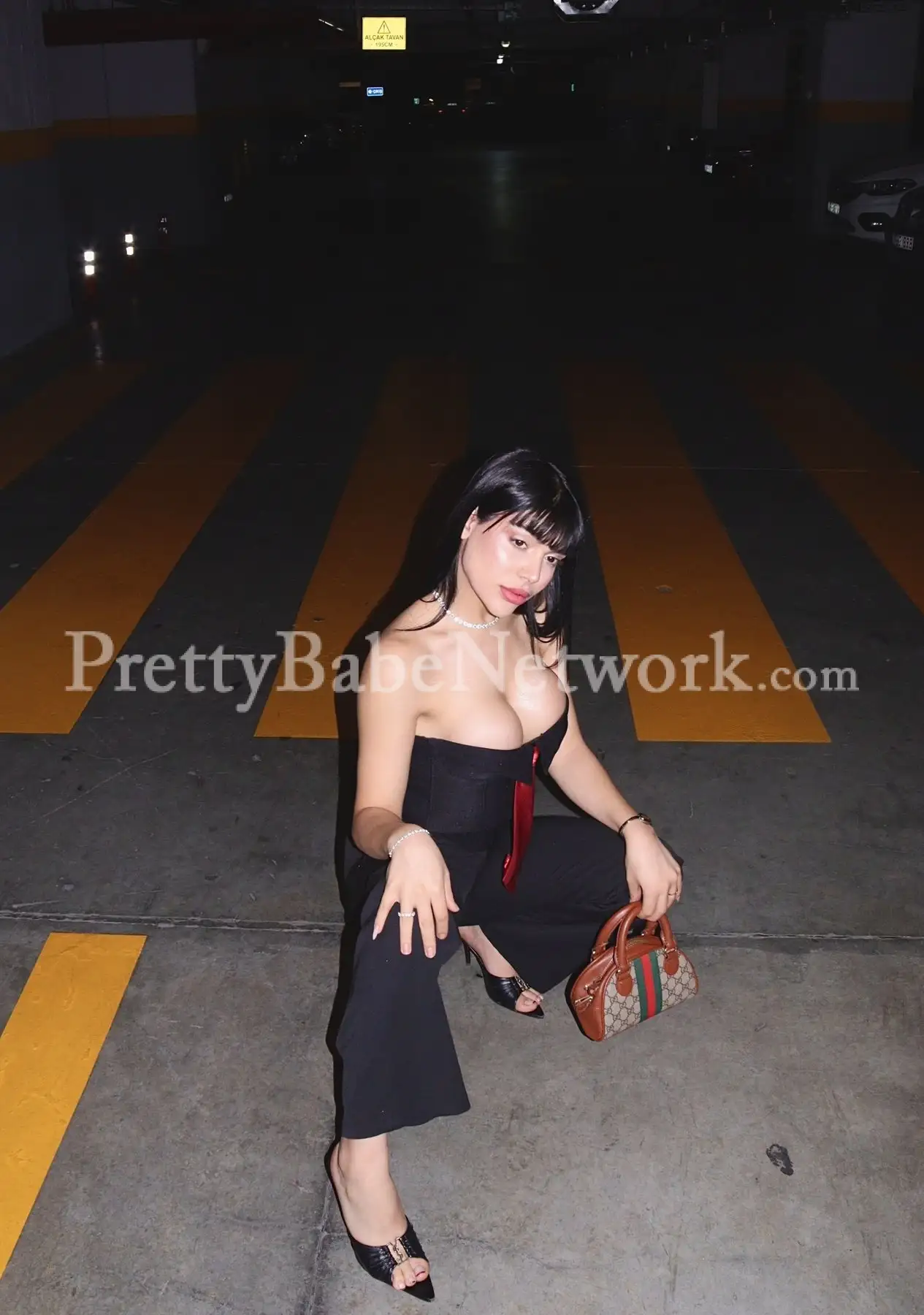 Meet Deniz- Model Turkish Escort in Camac Street, Kolkata for Sex Entertainment