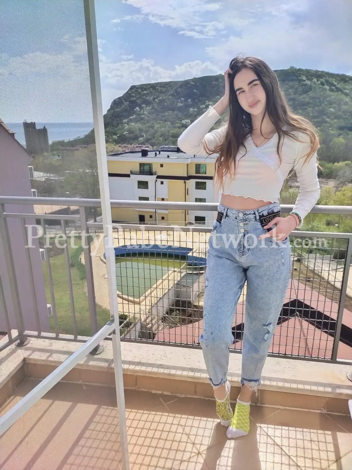 Romanian Hottie Ioana—Greater Noida Model Escort for Personalized Dating Experience